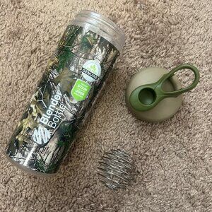 Rare RealTree Camo Blender Bottle